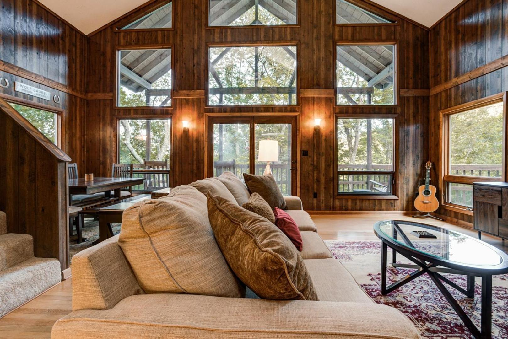 Swiss Wolf Ridge Retreat 빌라 외부 사진