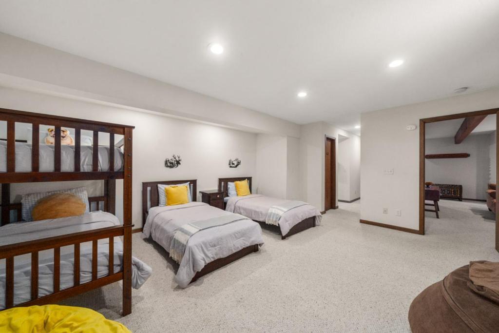 Swiss Wolf Ridge Retreat 빌라 외부 사진