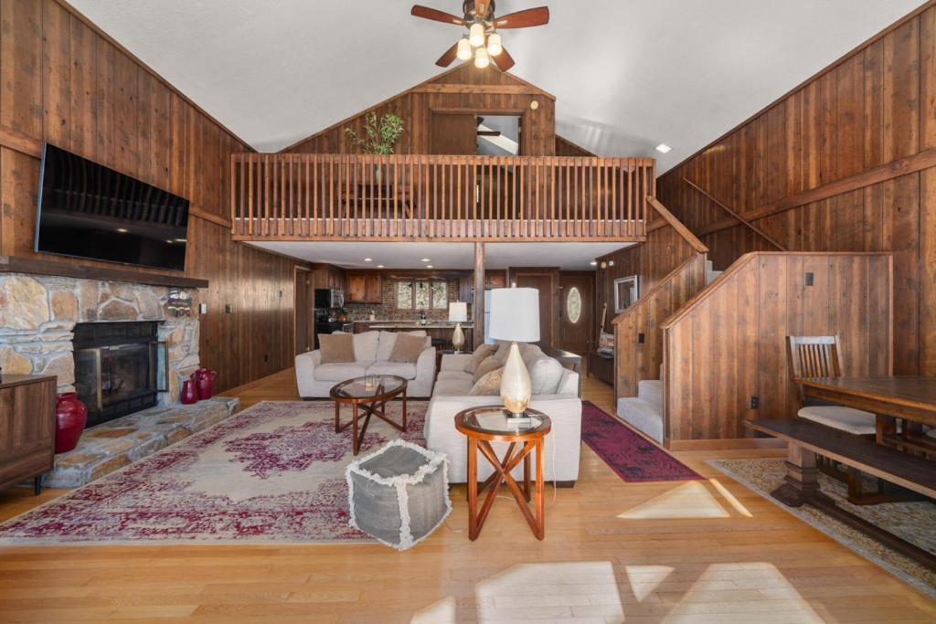 Swiss Wolf Ridge Retreat 빌라 외부 사진